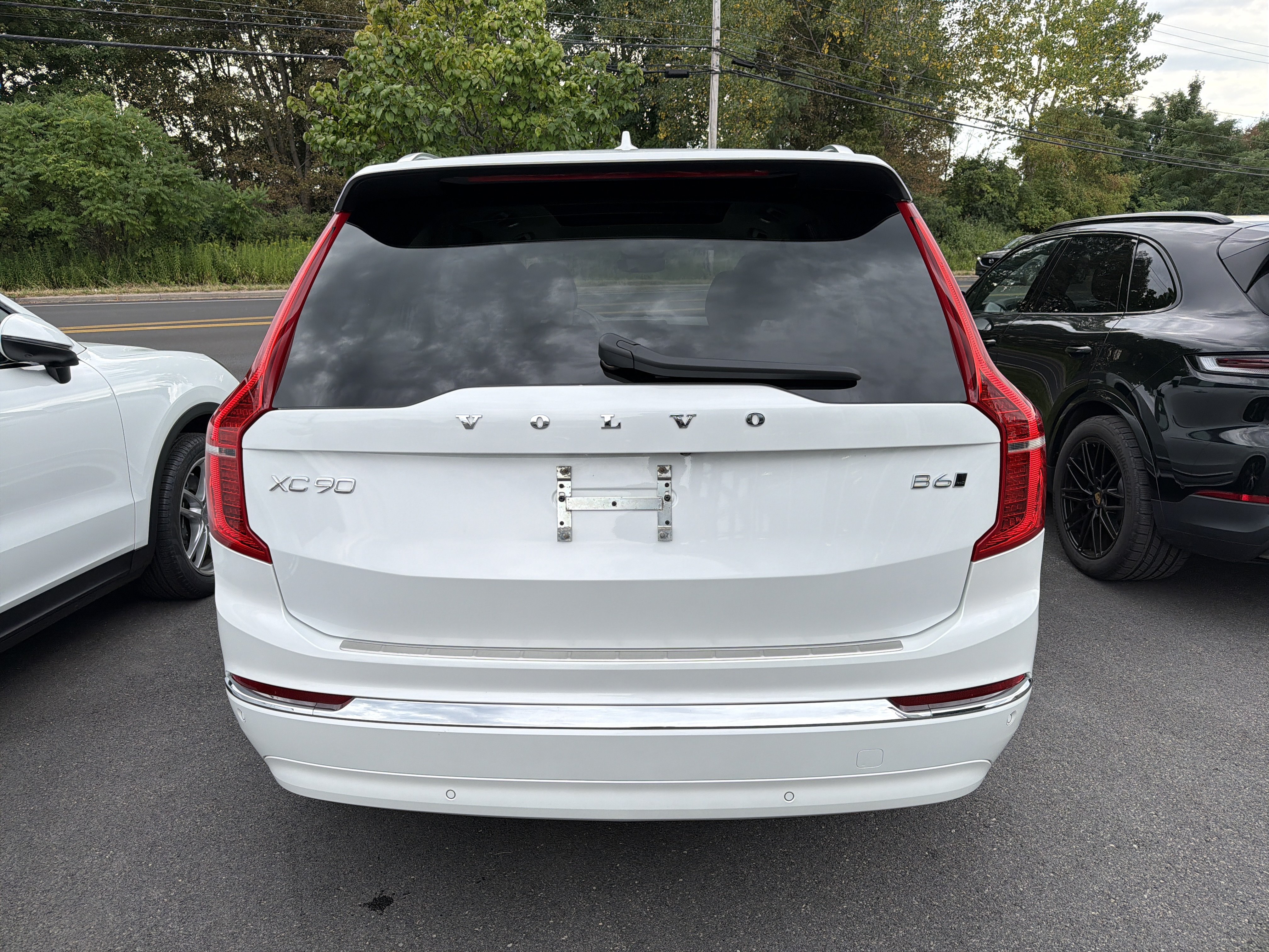 Used 2025 Volvo XC90 B6 Ultra w/ Protection Package Premier AWD/4WD image 6