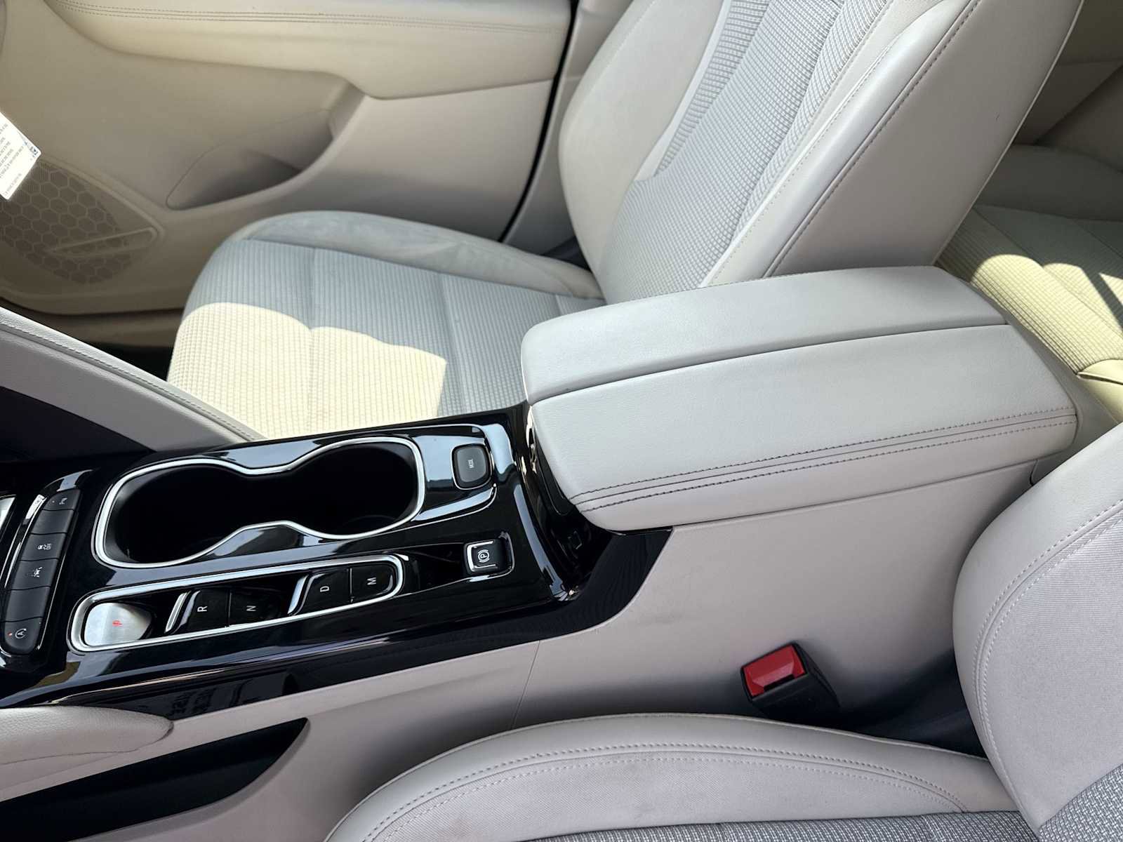 Certified 2021 Buick Envision Preferred FWD image 21