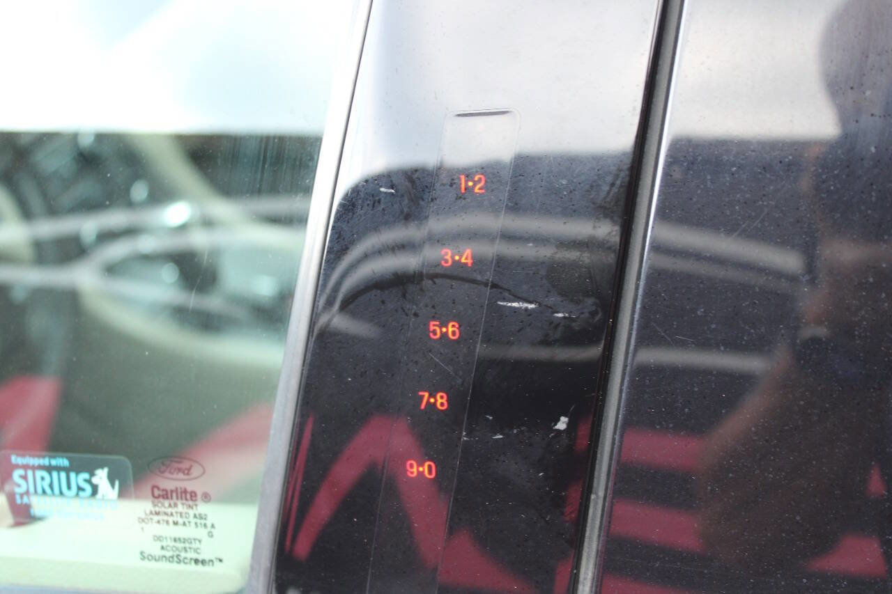 Used 2012 Ford Taurus SEL FWD image 28