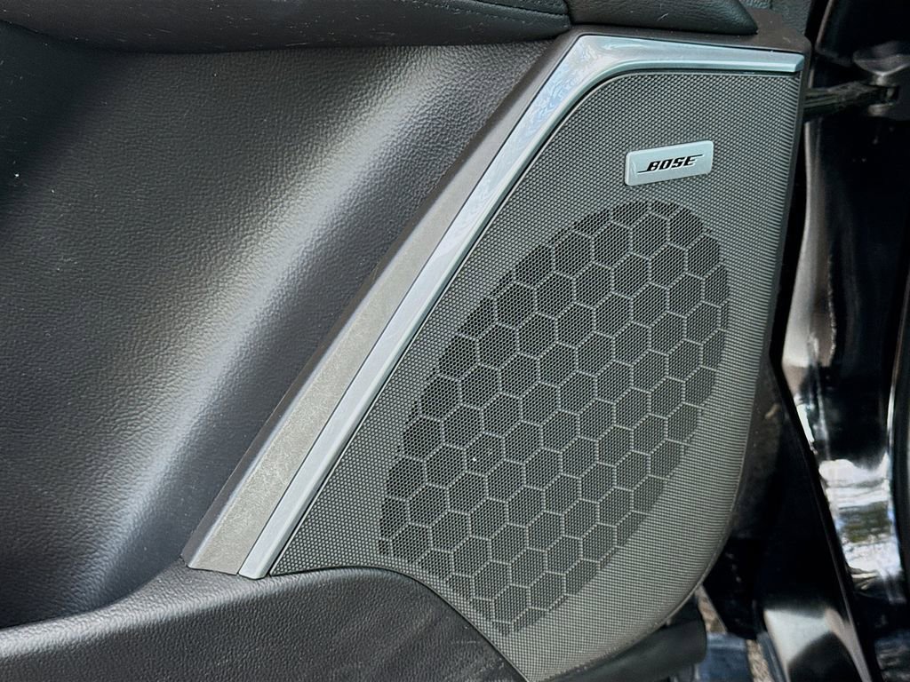 Used 2019 Cadillac Escalade Premium Luxury image 26