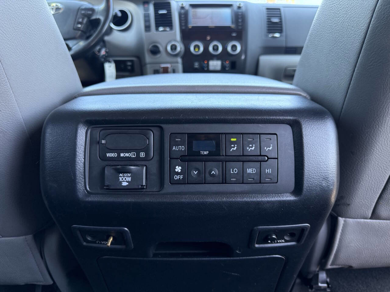 Used 2012 Toyota Sequoia Platinum image 21