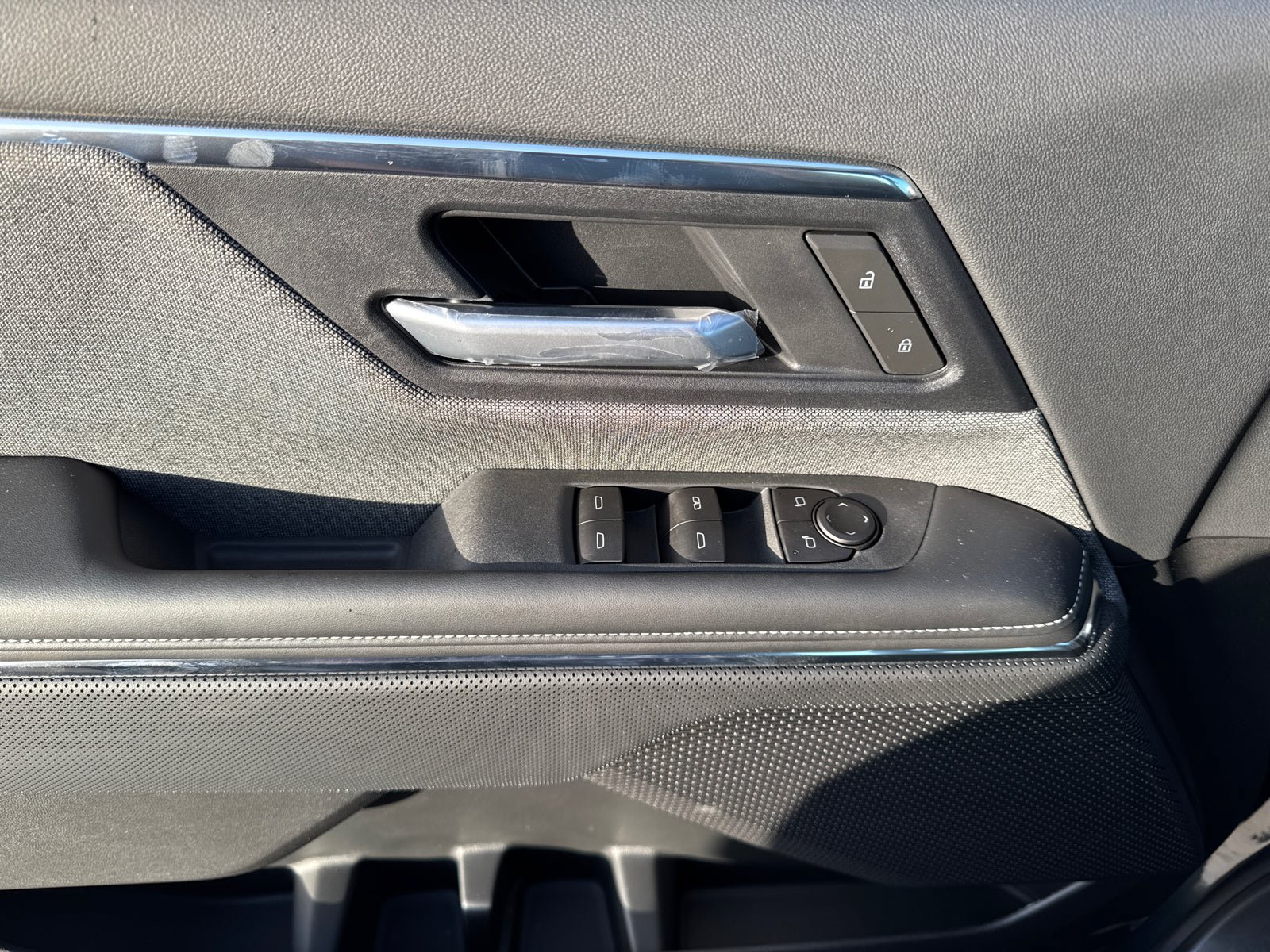 Used 2026 GMC Sierra EV Elevation AWD/4WD image 25