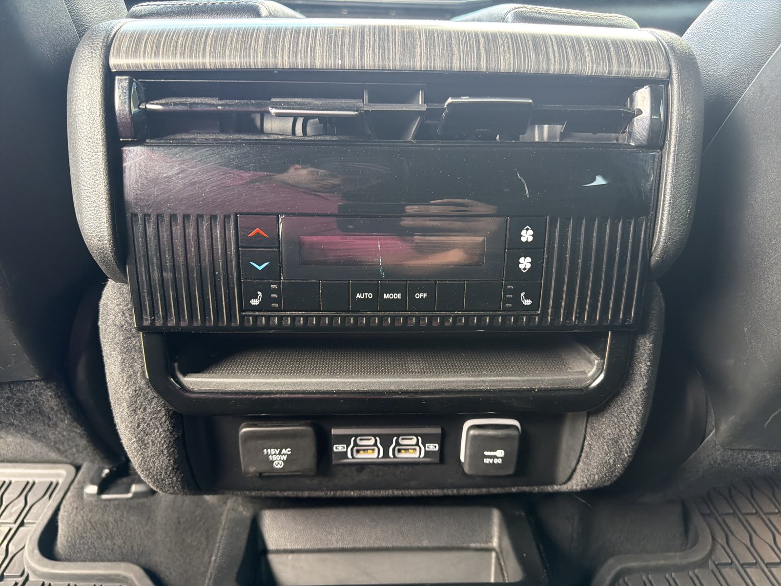 Used 2024 Jeep Wagoneer Series II AWD/4WD image 14