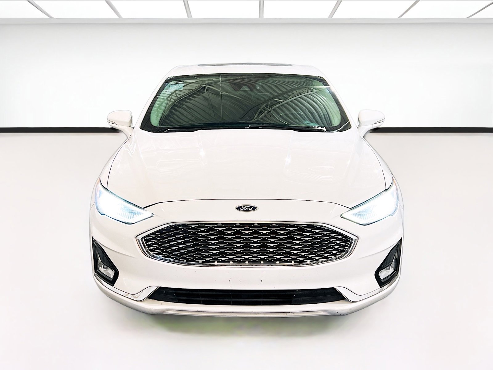 Used 2019 Ford Fusion Titanium AWD/4WD image 2