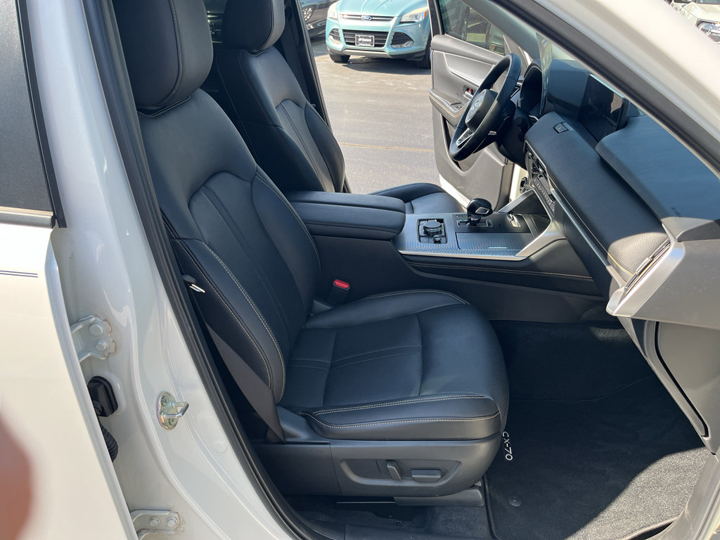 Certified 2025 MAZDA CX-70 3.3 Turbo w/ Preferred Package image 41