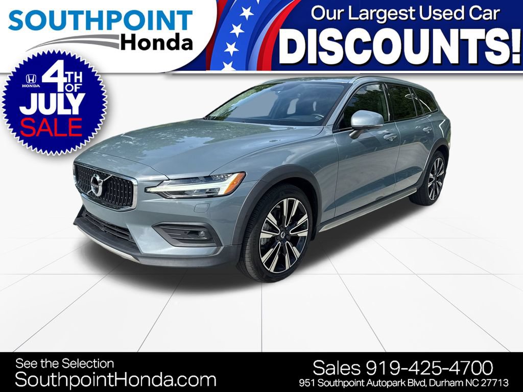 Used 2022 Volvo V60 T5 Cross Country w/ Lounge Package AWD/4WD image 3
