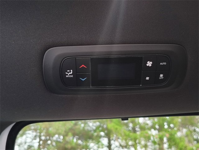 New 2026 Chrysler Pacifica Select image 33