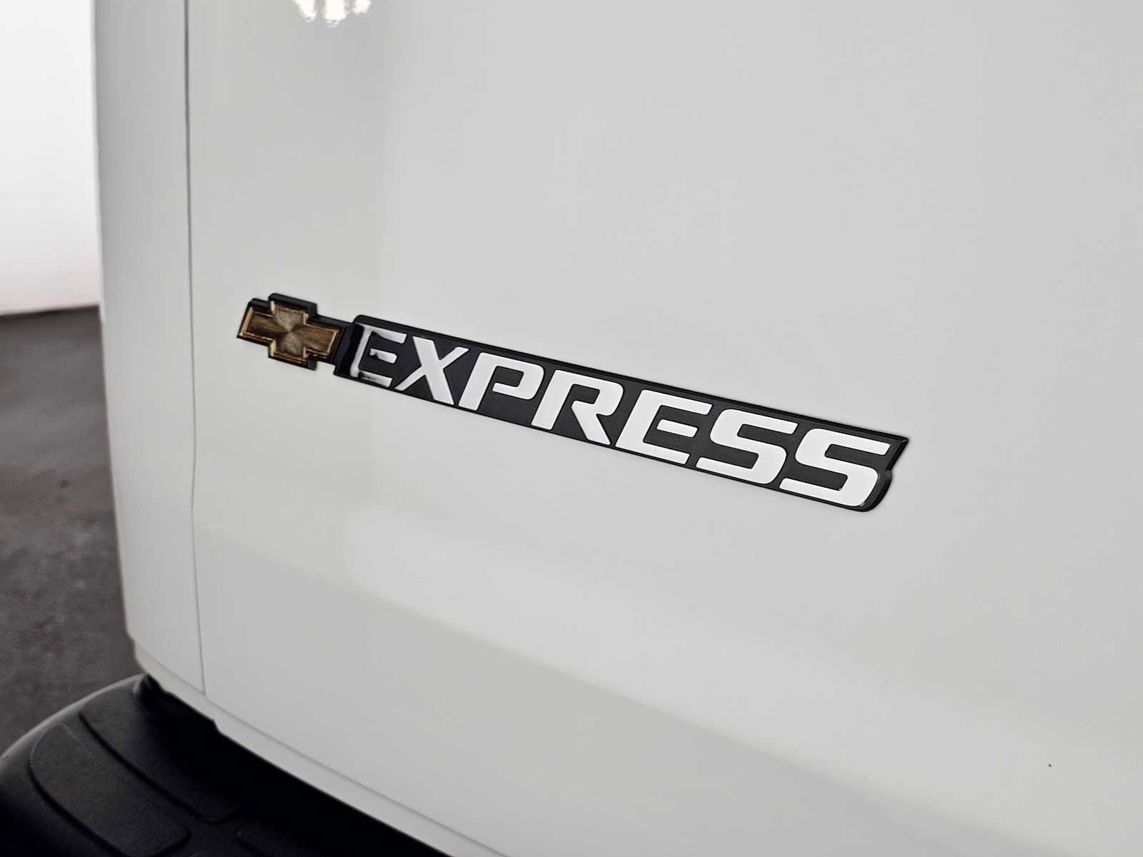 New 2026 Chevrolet Express 2500 Extended image 16