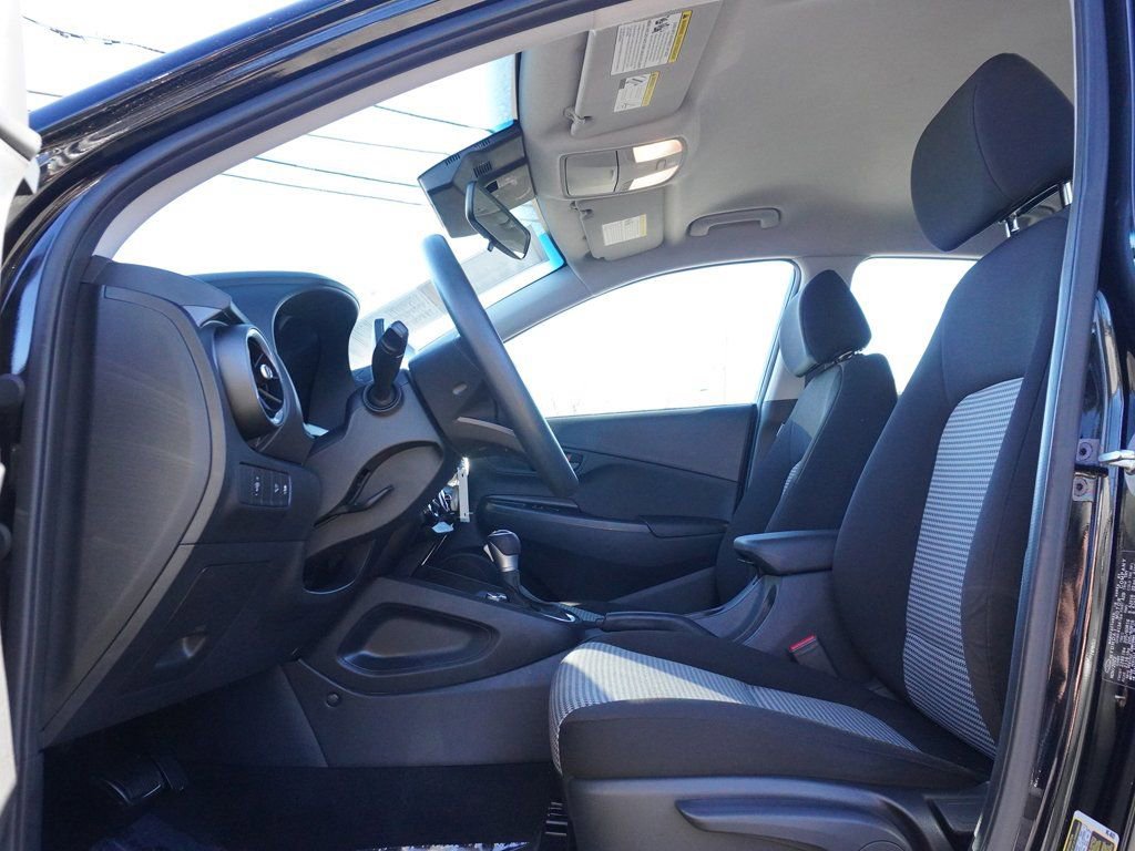 Used 2023 Hyundai Kona SE w/ Cargo Package image 26