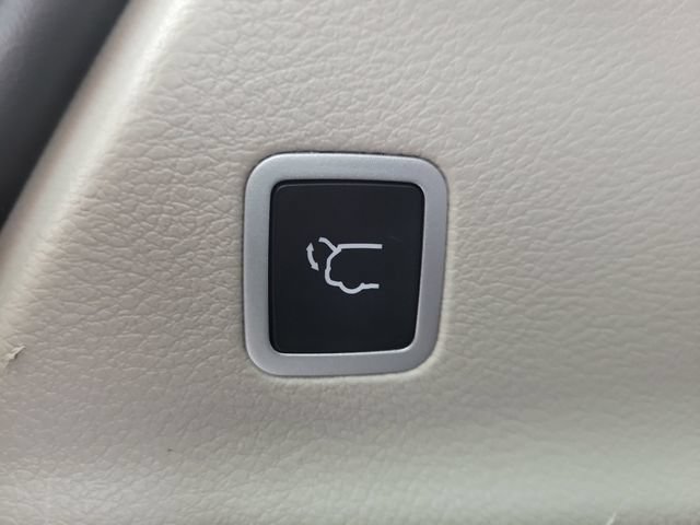 Used 2024 Chrysler Voyager LX FWD image 8