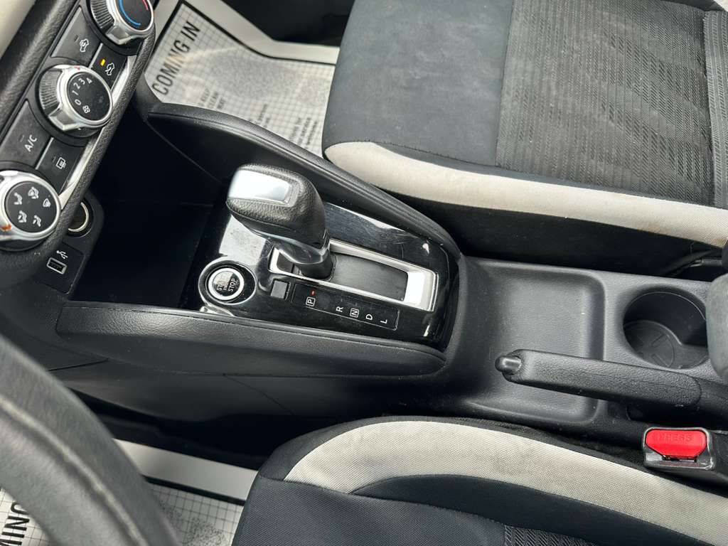 Used 2020 Nissan Versa SV FWD image 16
