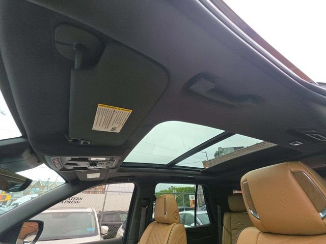 Used 2022 Cadillac Escalade Sport w/ Touring Package AWD/4WD image 7