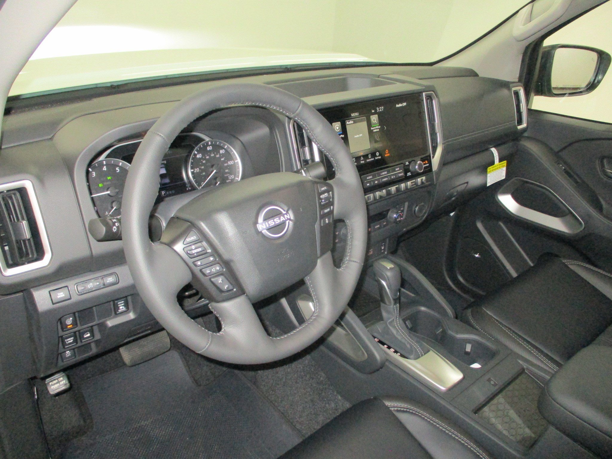 New 2025 Nissan Frontier SL image 15
