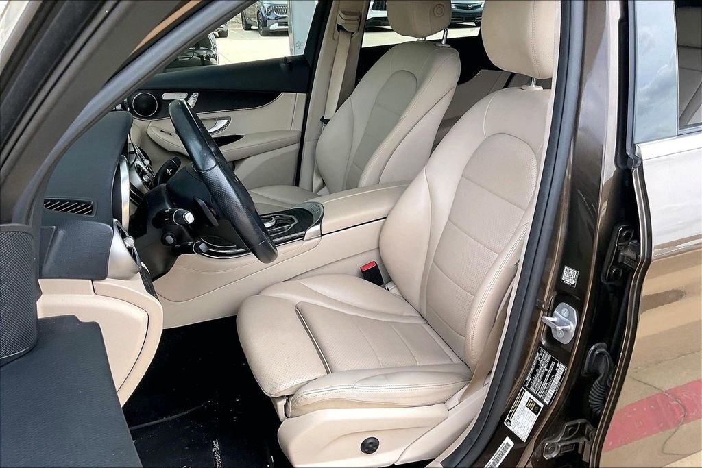 Used 2018 Mercedes-Benz GLC 300 w/ Premium Package image 26