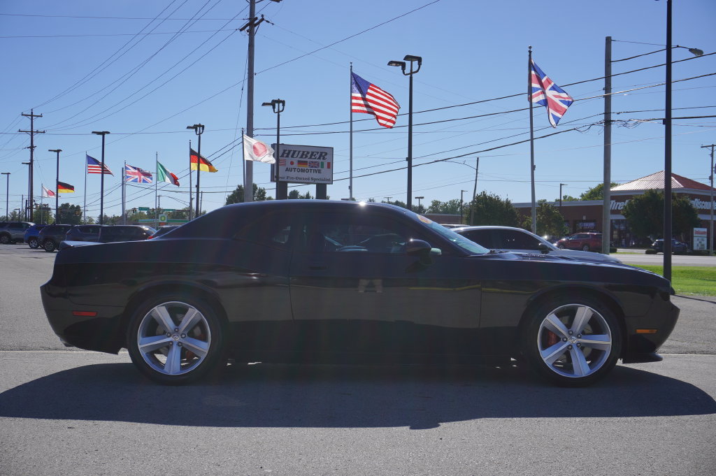 Used 2009 Dodge Challenger SRT8 w/ SRT Option Group II RWD image 8