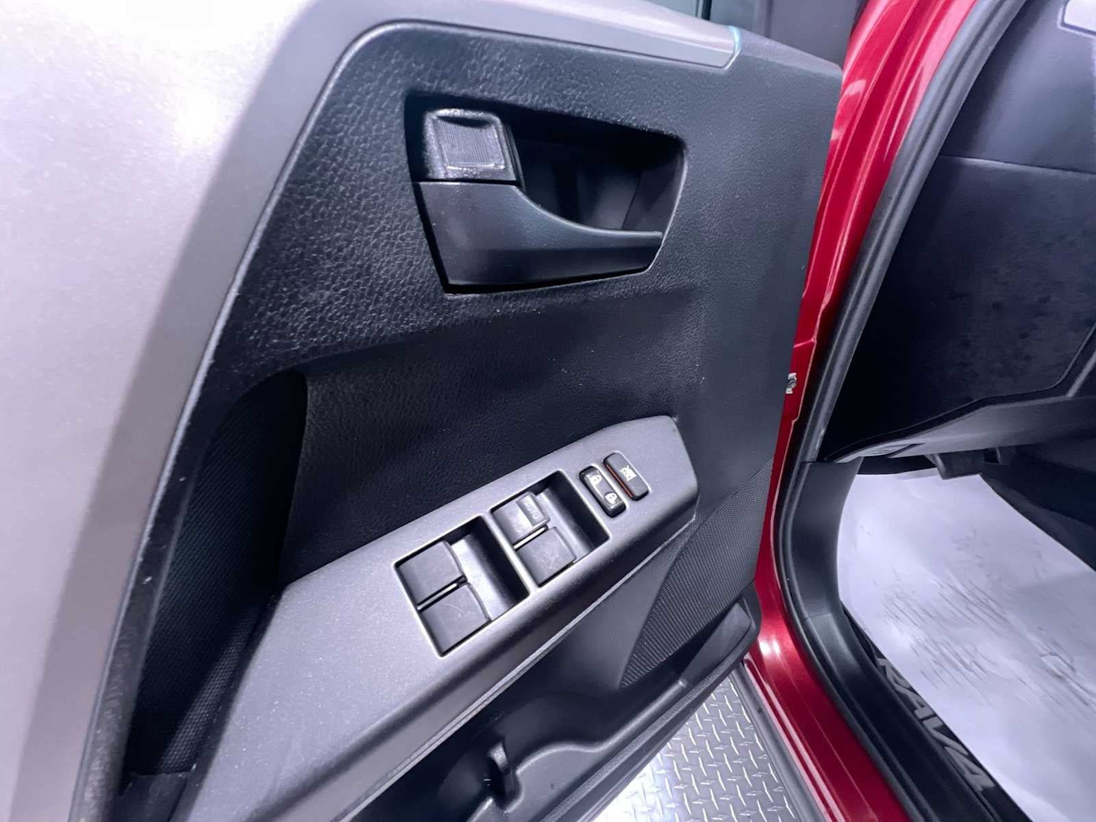 Used 2018 Toyota RAV4 LE w/ All Weather Liner Package FWD image 12