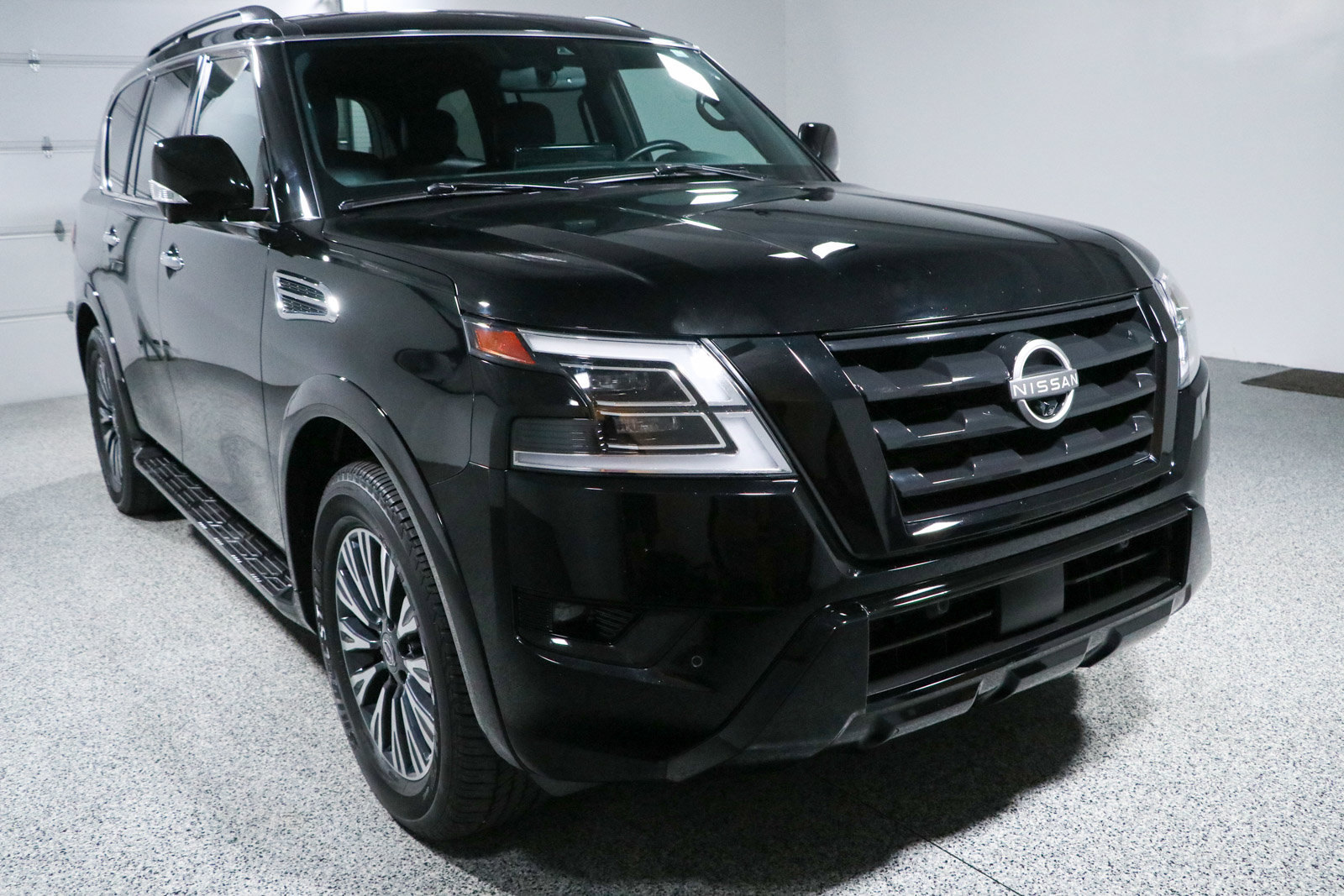 Used 2024 Nissan Armada SL w/ Midnight Edition Package AWD/4WD image 5