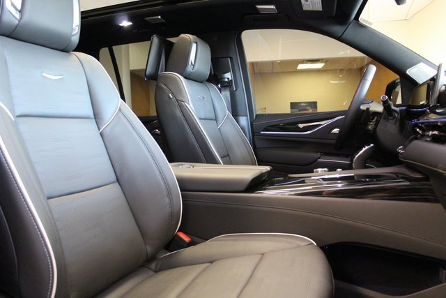 Used 2024 Cadillac Escalade Sport w/ LPO, ONYX Package image 24
