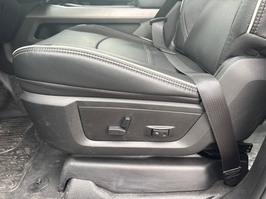 New 2026 RAM 4500 Tradesman w/ Laramie Trim Package image 17