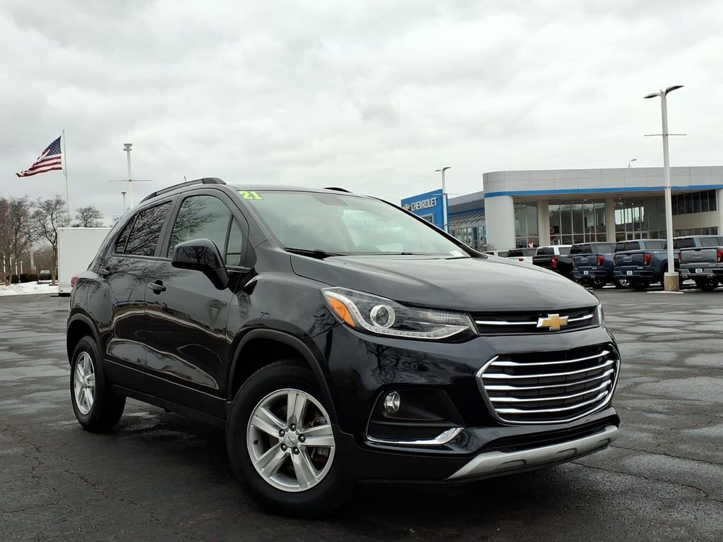 Used 2021 Chevrolet Trax LT w/ Premium Seat Package image 1