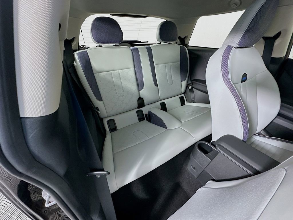 Certified 2025 MINI Cooper S image 27