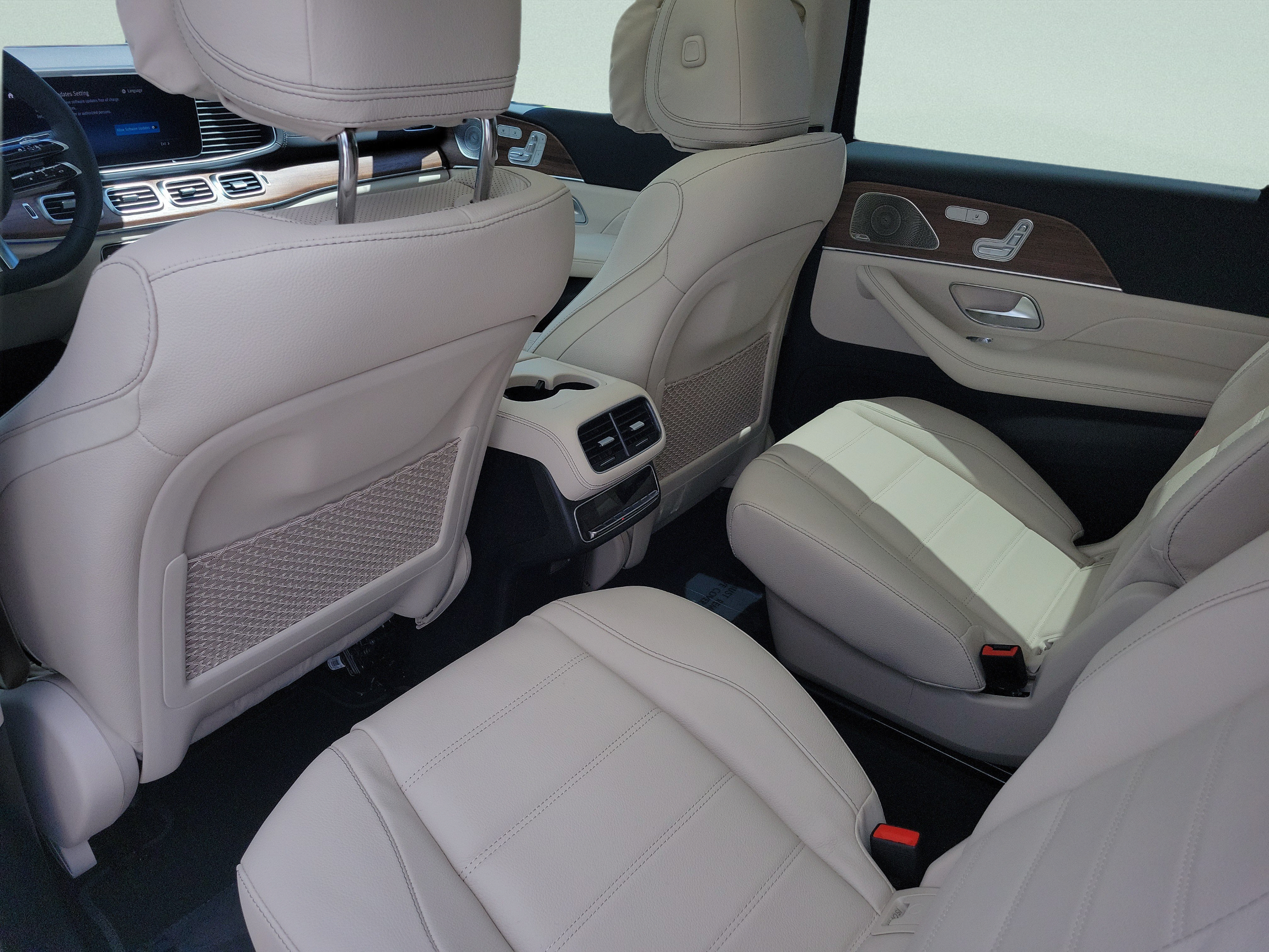New 2026 Mercedes-Benz GLS 450 4MATIC image 10
