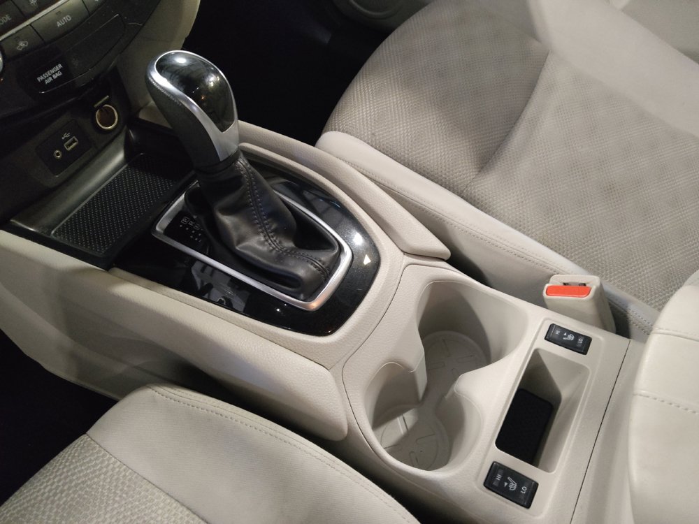 Used 2022 Nissan Rogue Sport SV FWD image 26