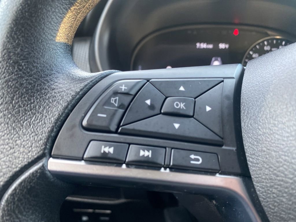 Used 2024 Nissan Kicks SV image 17