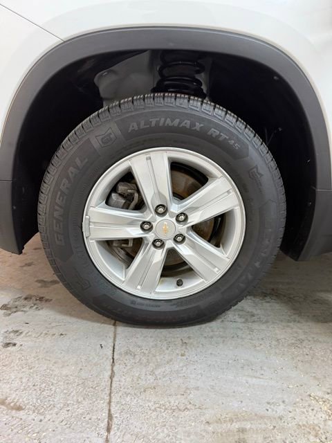Used 2022 Chevrolet Trax LS w/ Tint and Cruise Package image 12