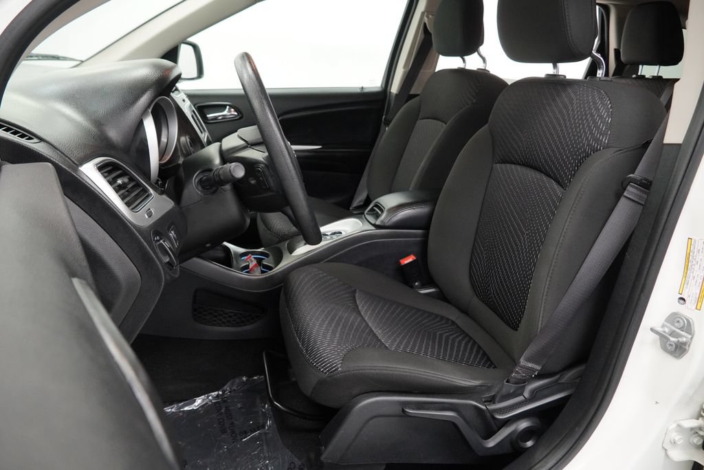 Used 2019 Dodge Journey SE FWD image 7