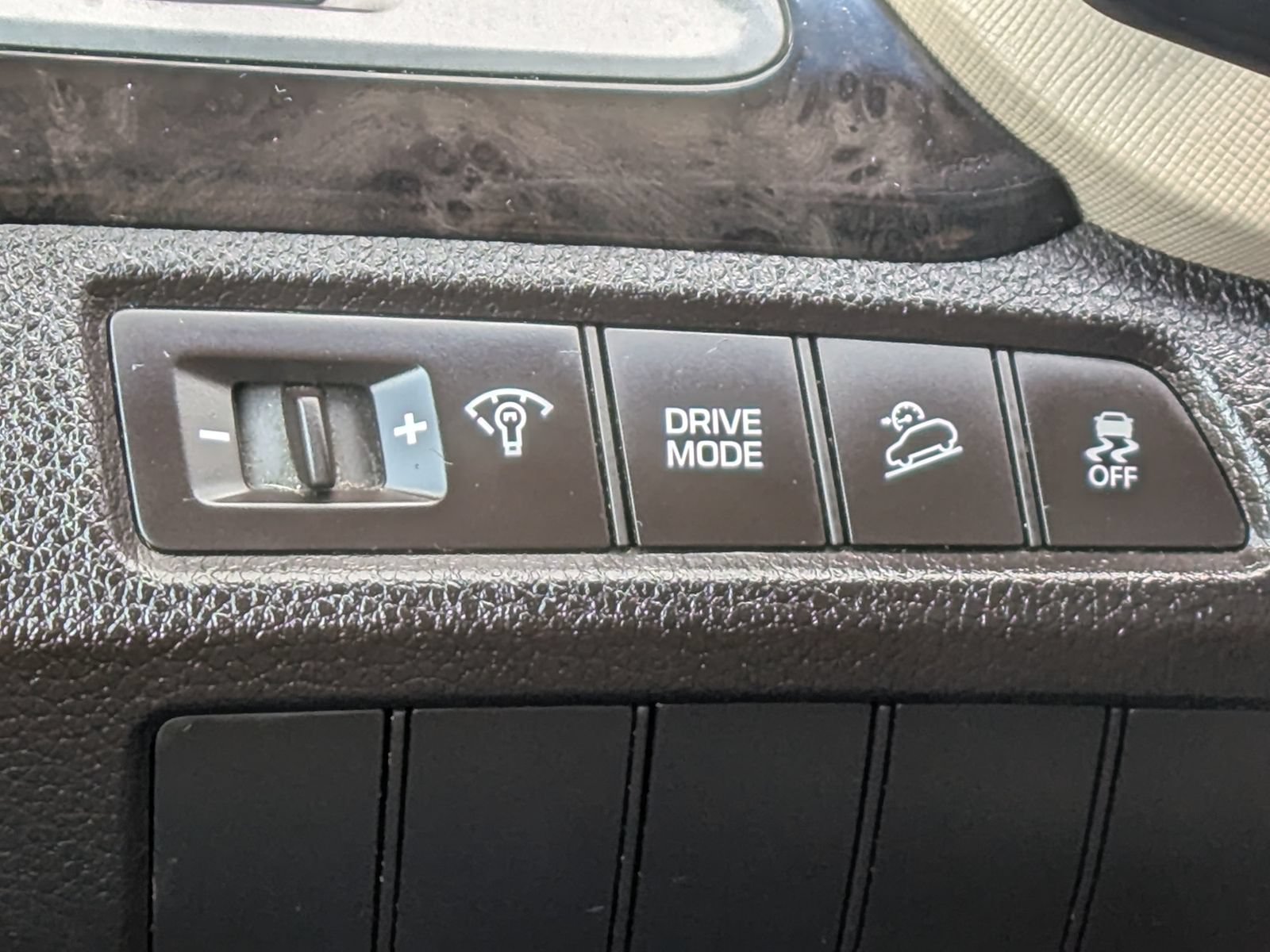 Used 2019 Hyundai Santa Fe XL SE FWD image 30