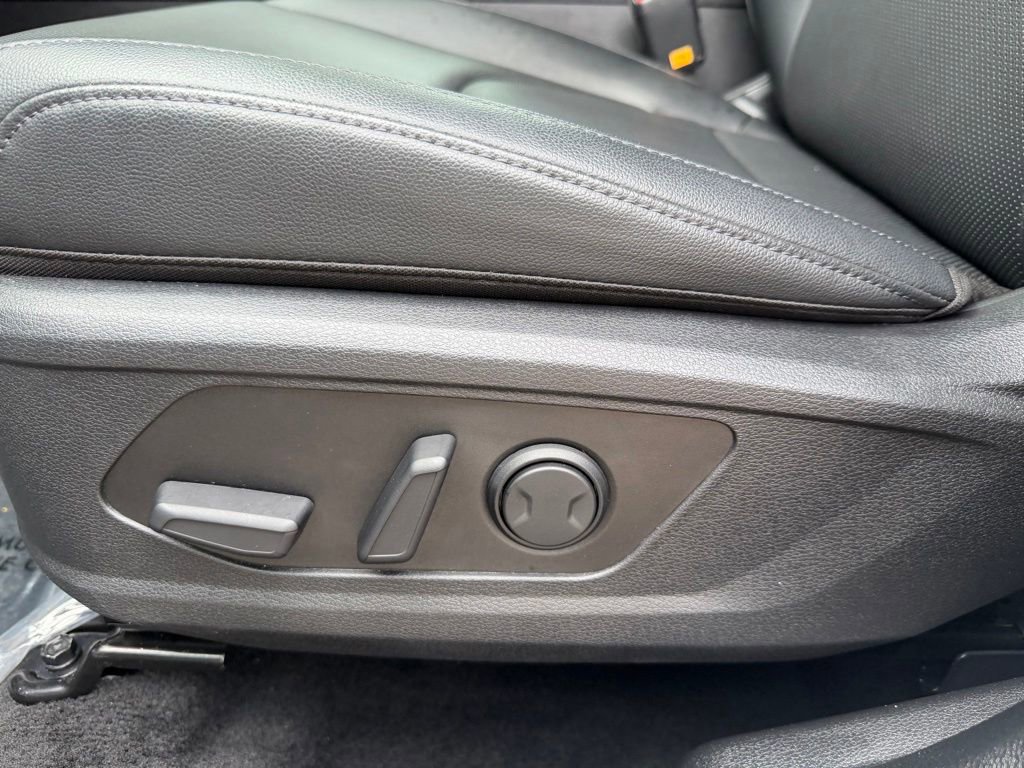 Used 2025 Kia Sportage EX FWD image 15
