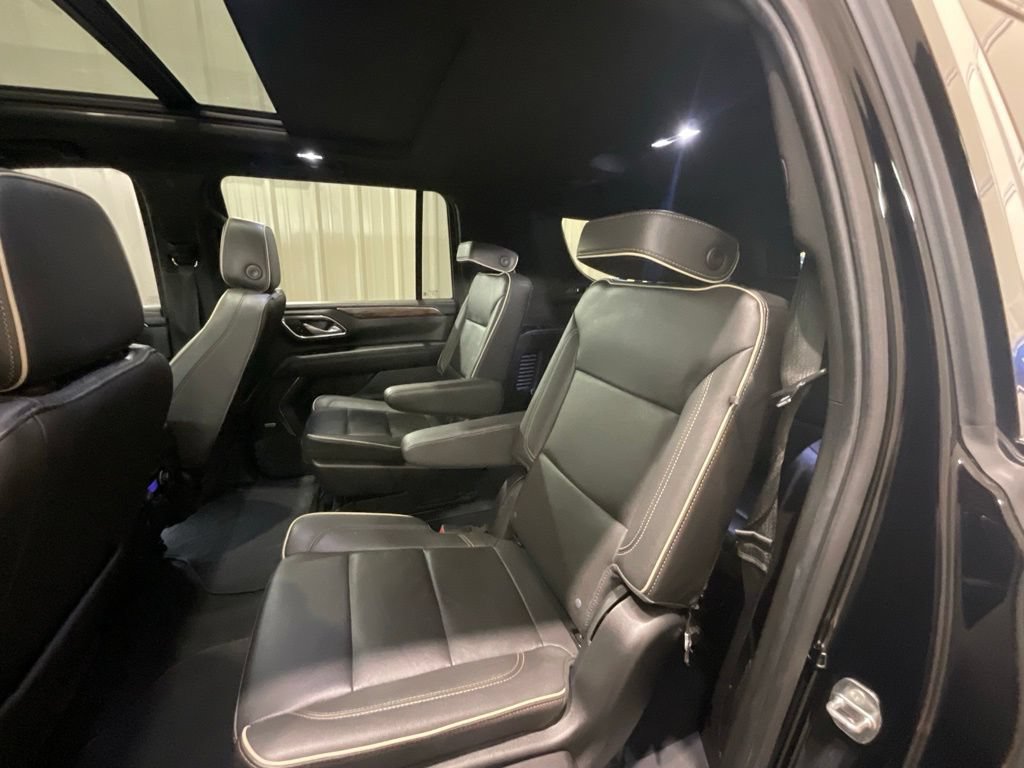 Used 2022 Chevrolet Suburban Premier RWD image 11
