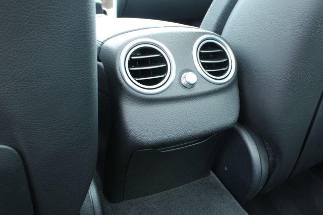 Used 2018 Mercedes-Benz C 300 4MATIC Sedan image 34