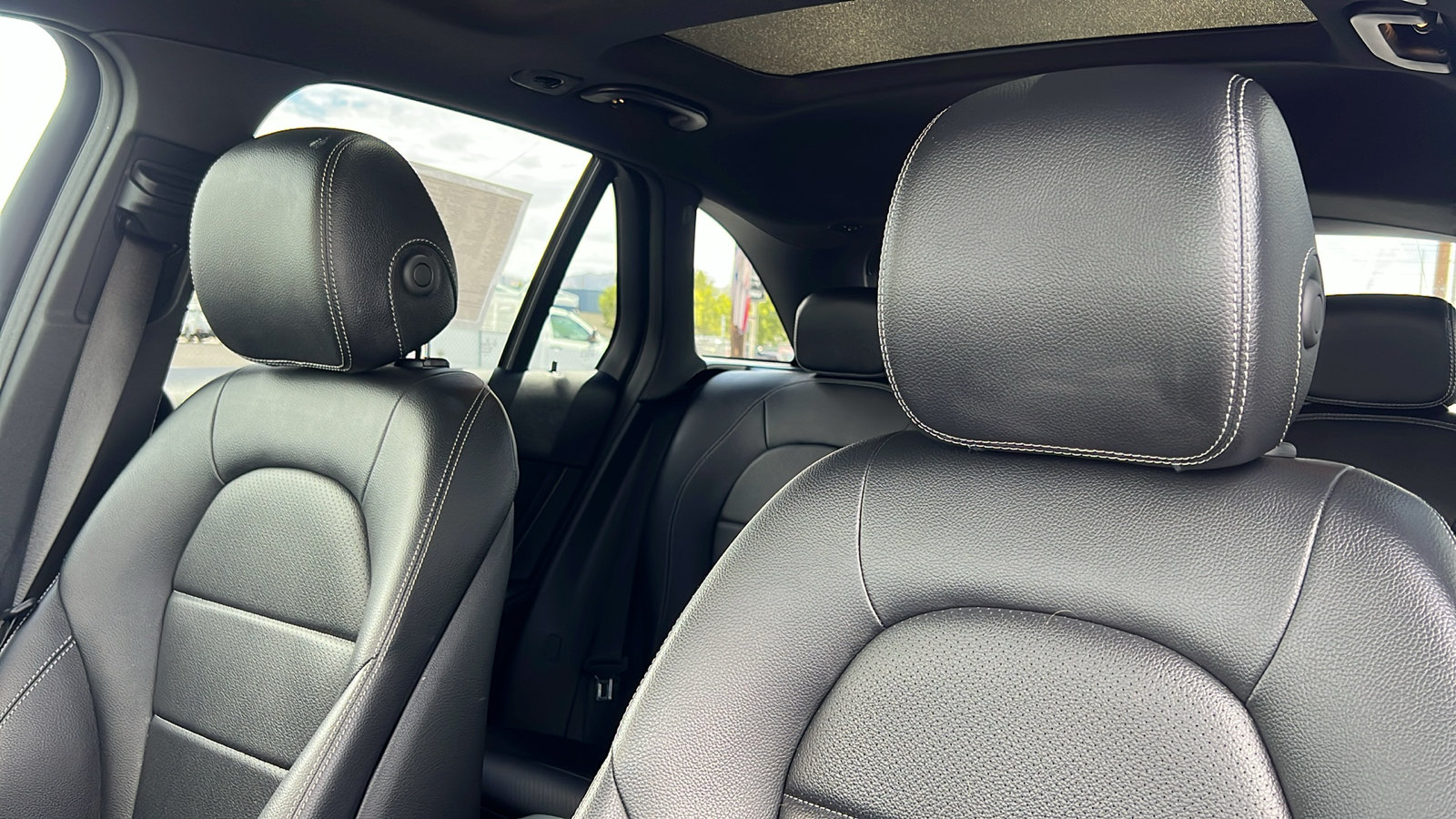 Used 2022 Mercedes-Benz GLC 300 4MATIC image 17