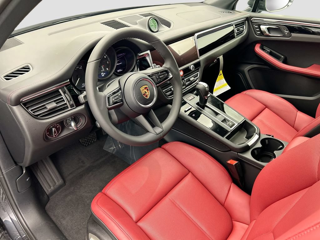 Used 2026 Porsche Macan AWD/4WD image 4