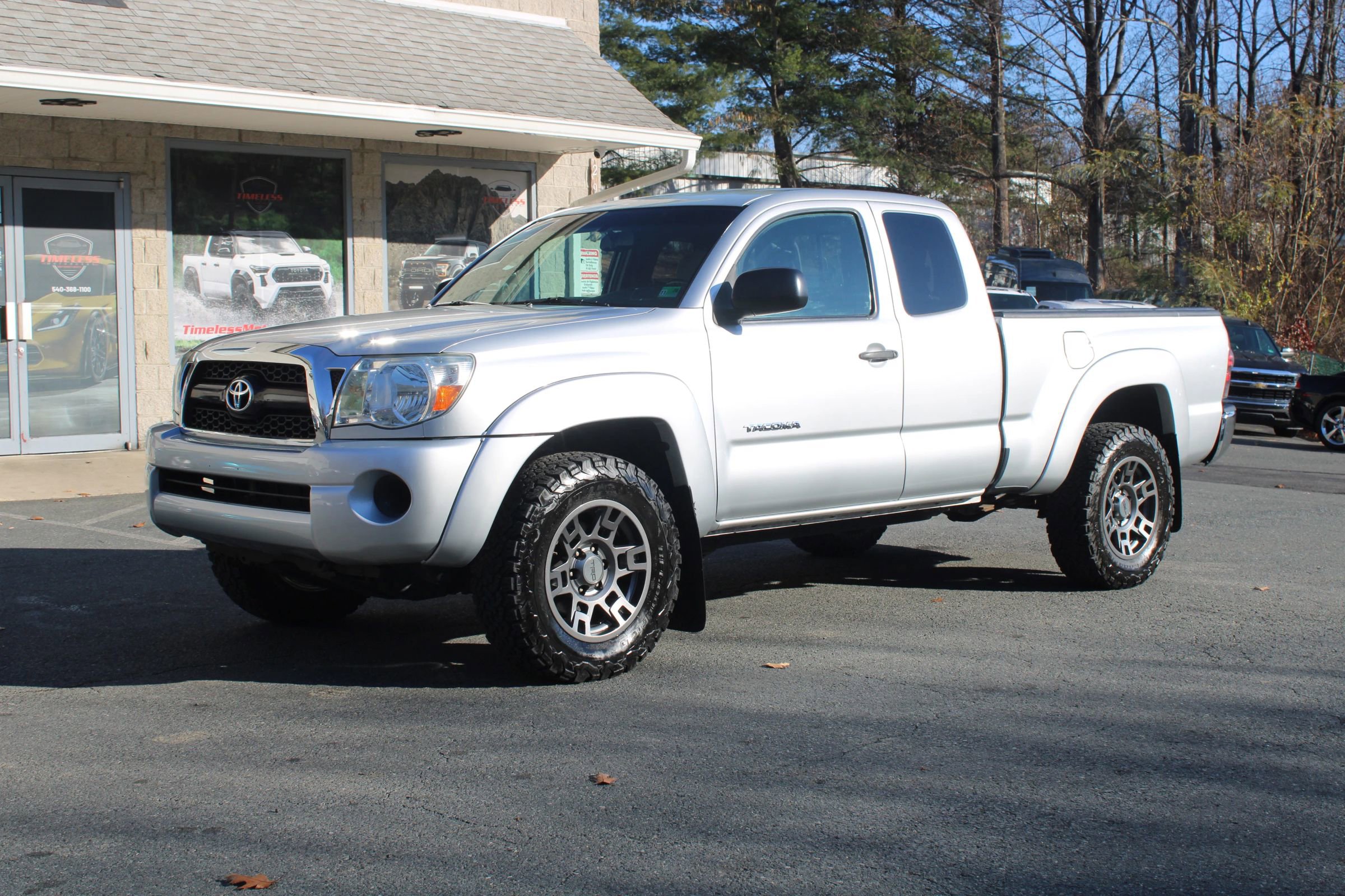 Used 2011 Toyota Tacoma 4x4 Access Cab w/ SR5 Pkg #2 image 3