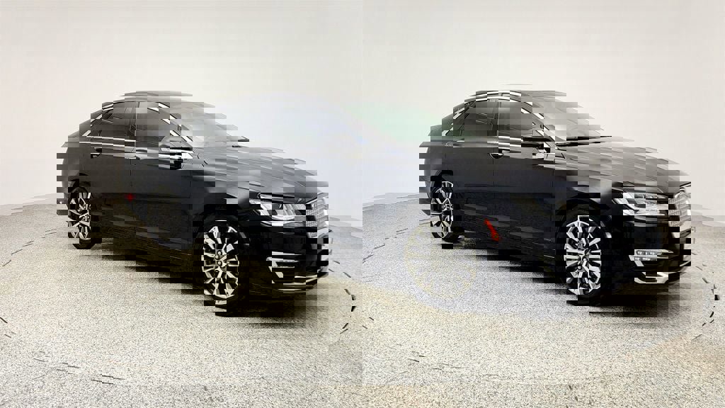 Used 2017 Lincoln MKZ Premiere image 3