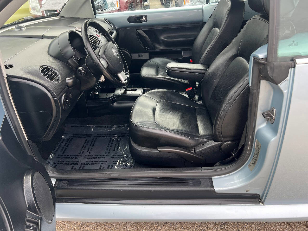 Used 2009 Volkswagen Beetle S image 21