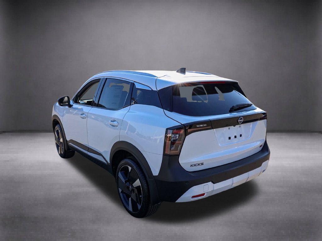 New 2026 Nissan Kicks SR FWD image 7