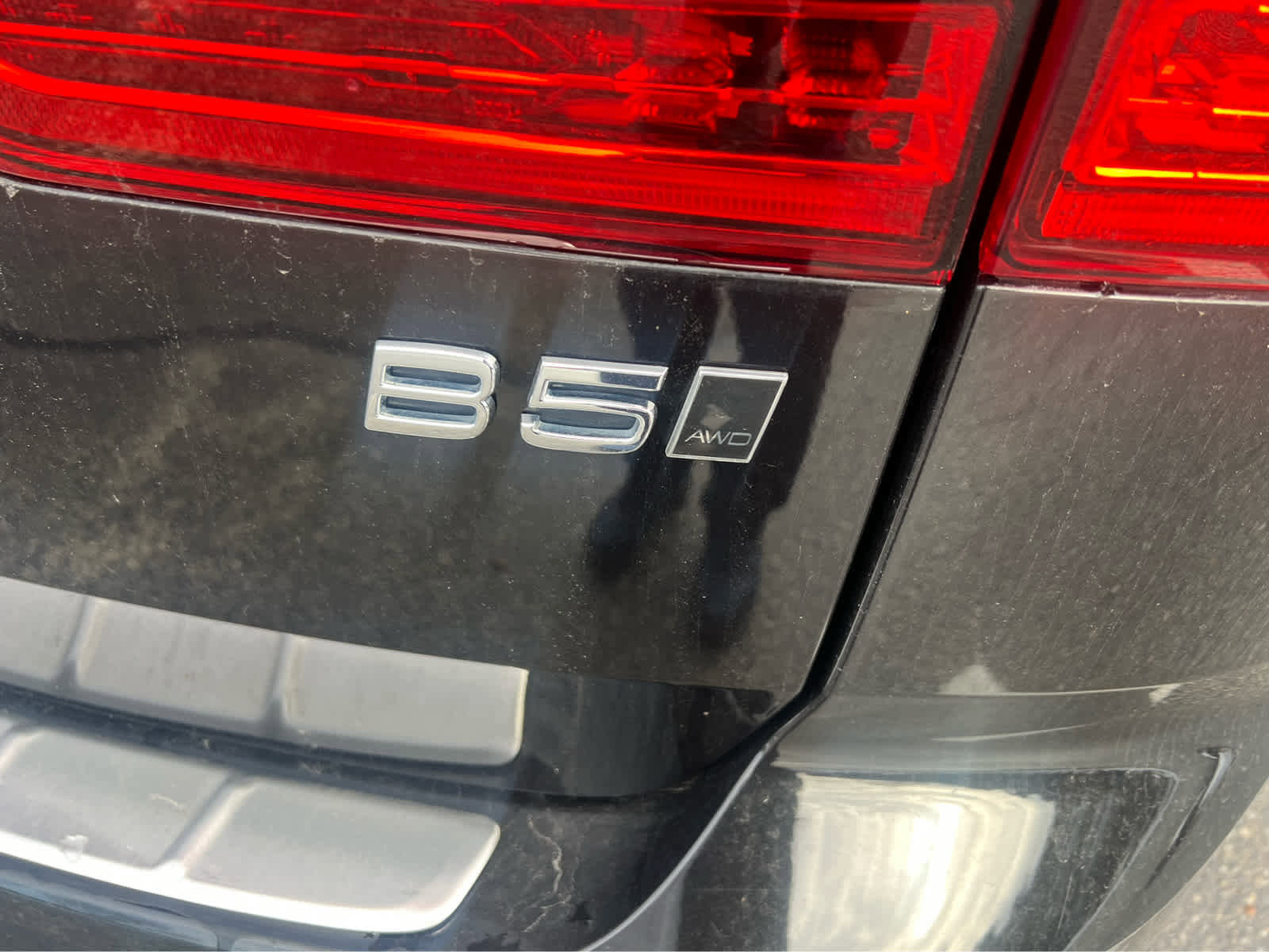 Used 2024 Volvo XC60 B5 Plus image 11