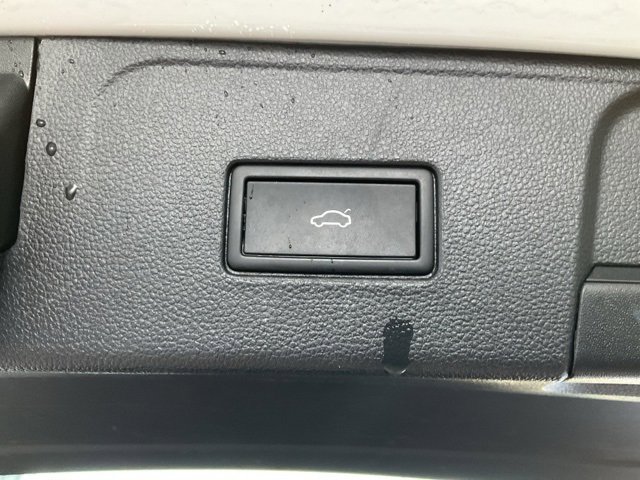 Used 2024 Volkswagen Atlas SE image 21