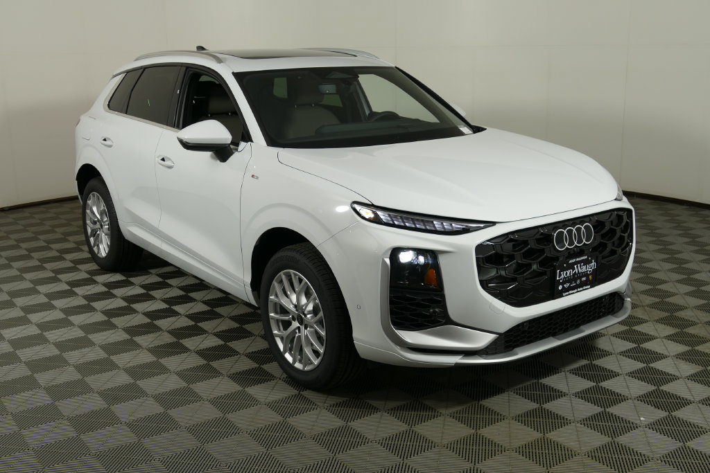 New 2026 Audi Q3 quattro 2.0T AWD/4WD image 1
