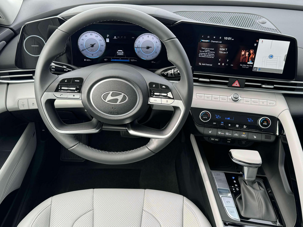 Used 2025 Hyundai Elantra Limited FWD image 18