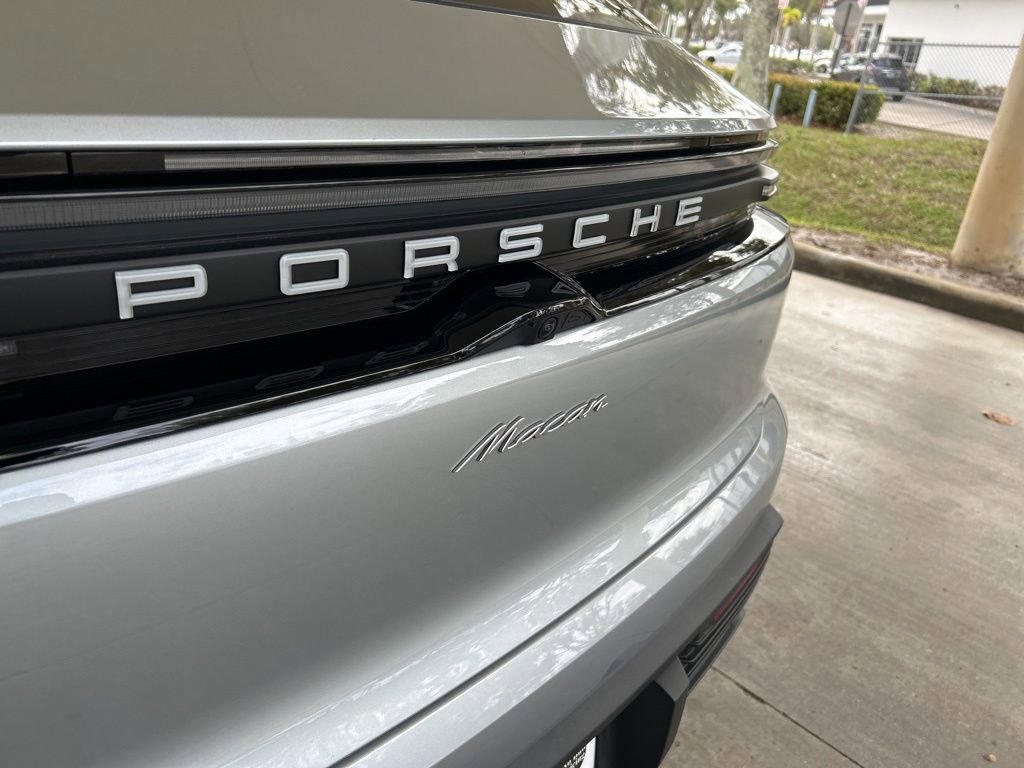 Used 2025 Porsche Macan Electric image 20