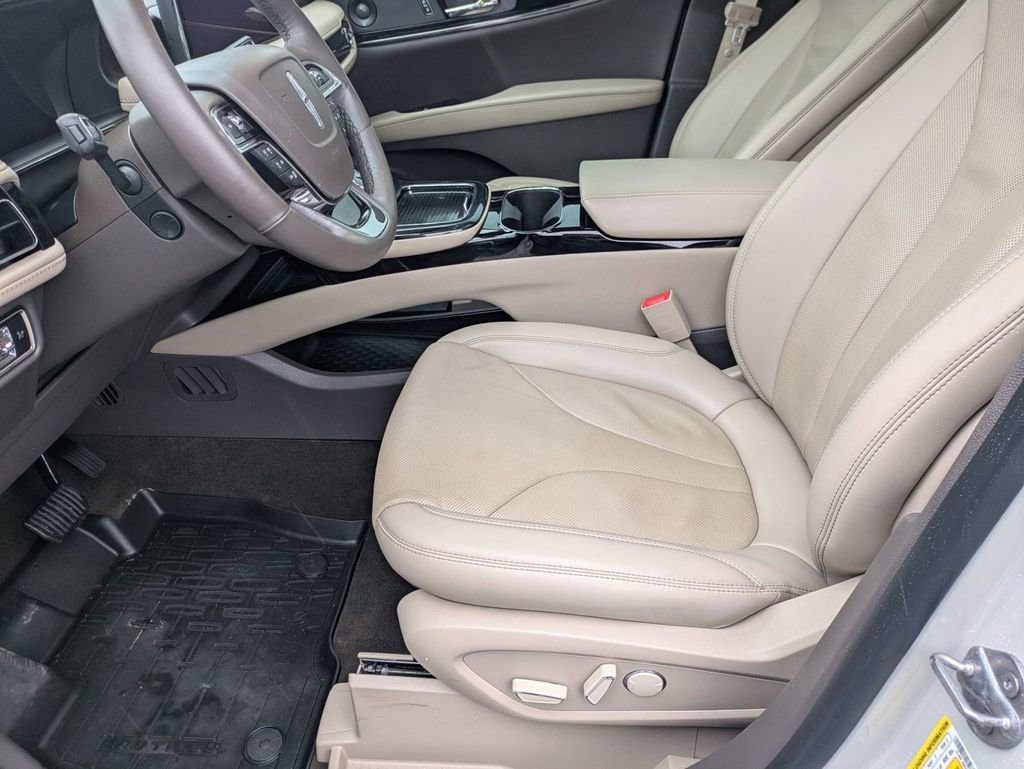 Used 2023 Lincoln Nautilus Reserve w/ Equipment Group 201A image 21