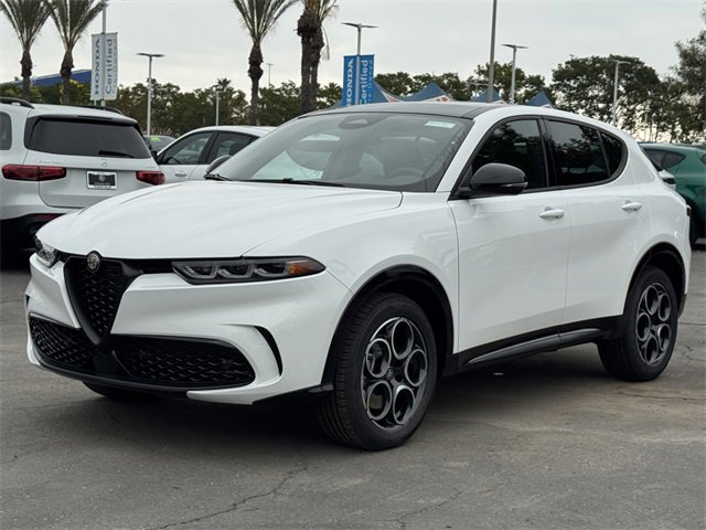 New 2025 Alfa Romeo Tonale image 3
