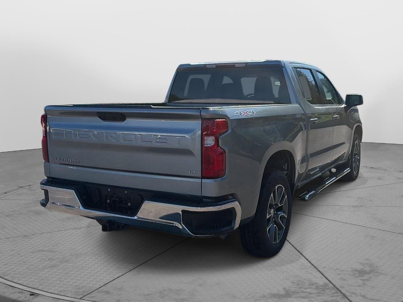 Used 2023 Chevrolet Silverado 1500 LT AWD/4WD image 5