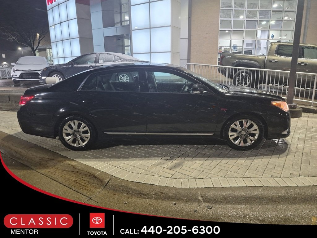 Used 2012 Toyota Avalon XLS image 1