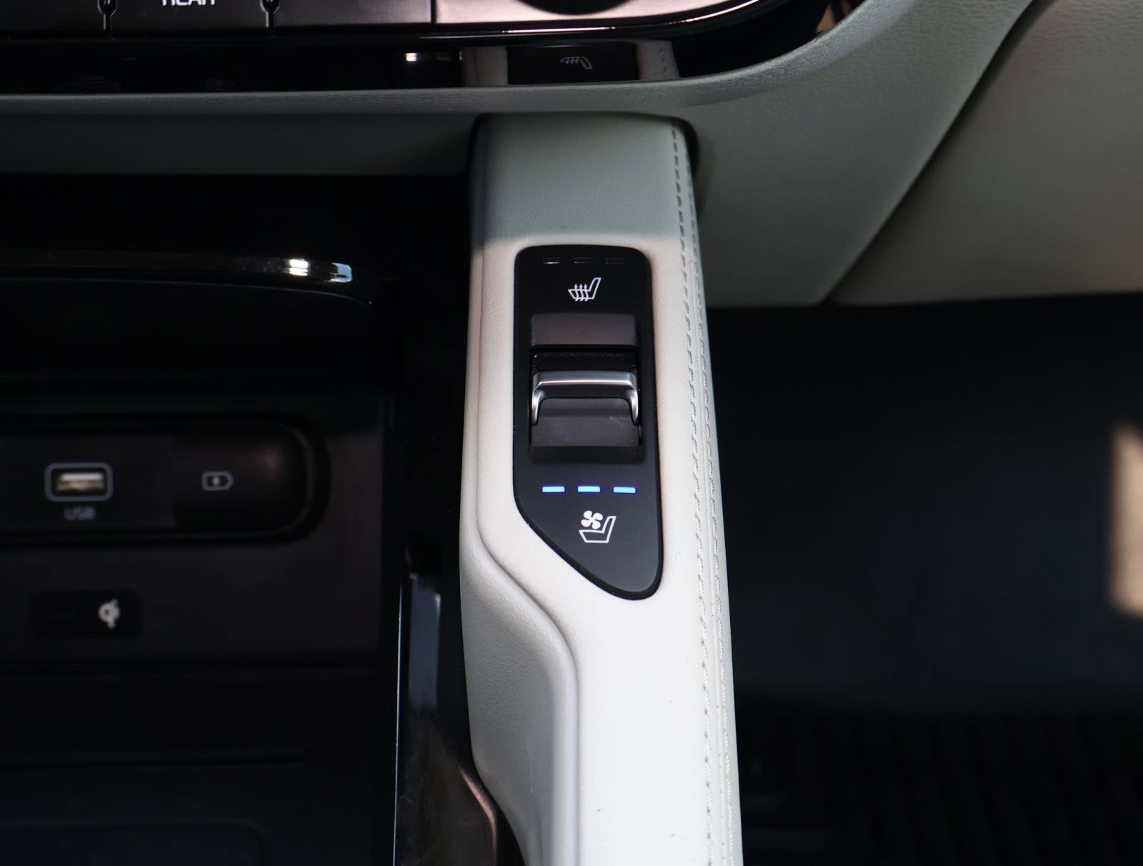 Used 2022 Kia Telluride SX w/ Nightfall Edition Package image 29